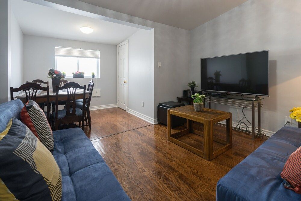 Applewood Suites - 4 BDRM King West City Loft, 4 Bedrooms 32