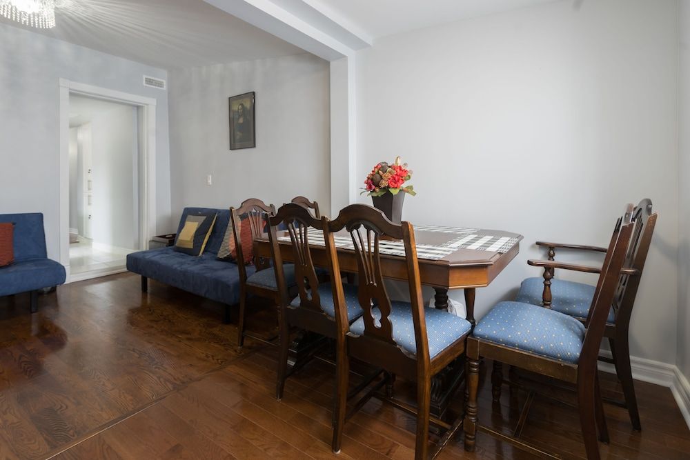 Applewood Suites - 4 BDRM King West City Loft, 4 Bedrooms 23