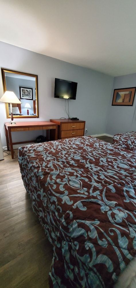 Belmont inn Standard Double Room, 2 Double Beds 4