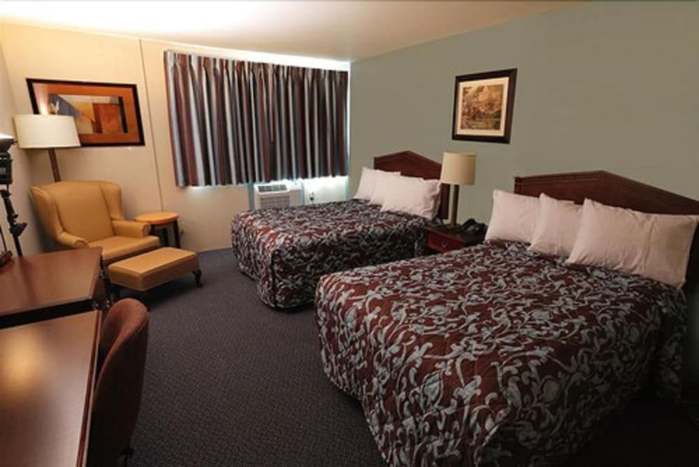 Belmont inn Room, 2 Queen Beds 2