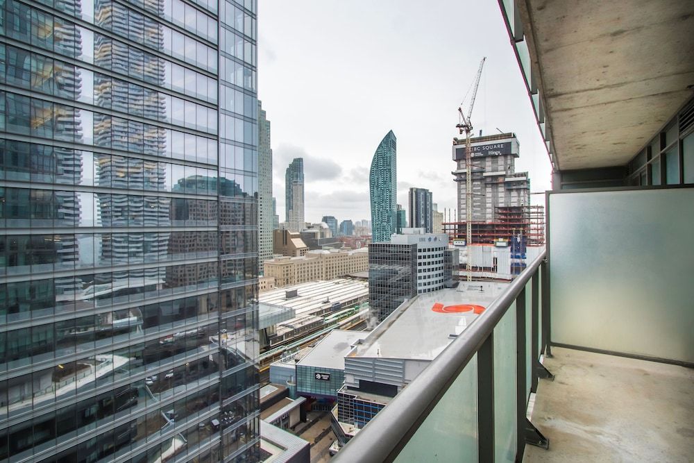 undefined MiCasa Suites - Modern Executive Condo 5