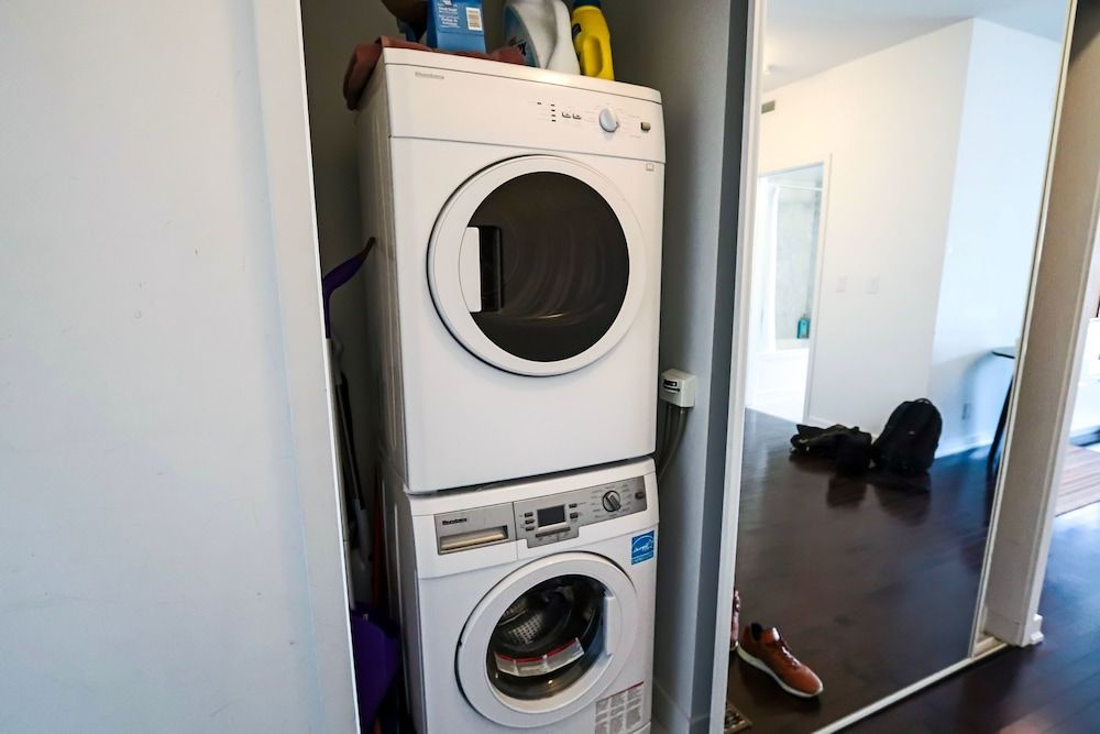 MiCasa Suites - Modern Executive Condo City Condo, 1 Bedroom, City View 10