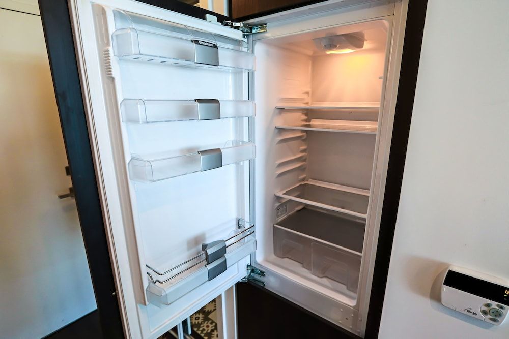 MiCasa Suites - Modern Executive Condo Studio Suite, 1 King Bed, City View 8