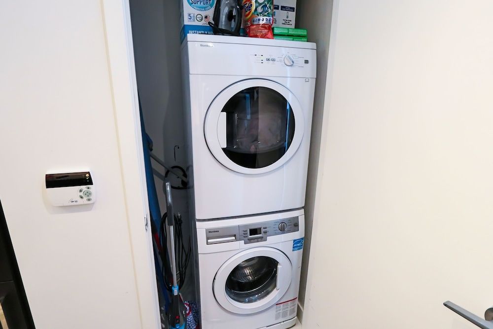 MiCasa Suites - Modern Executive Condo Studio Suite, 1 King Bed, City View 10