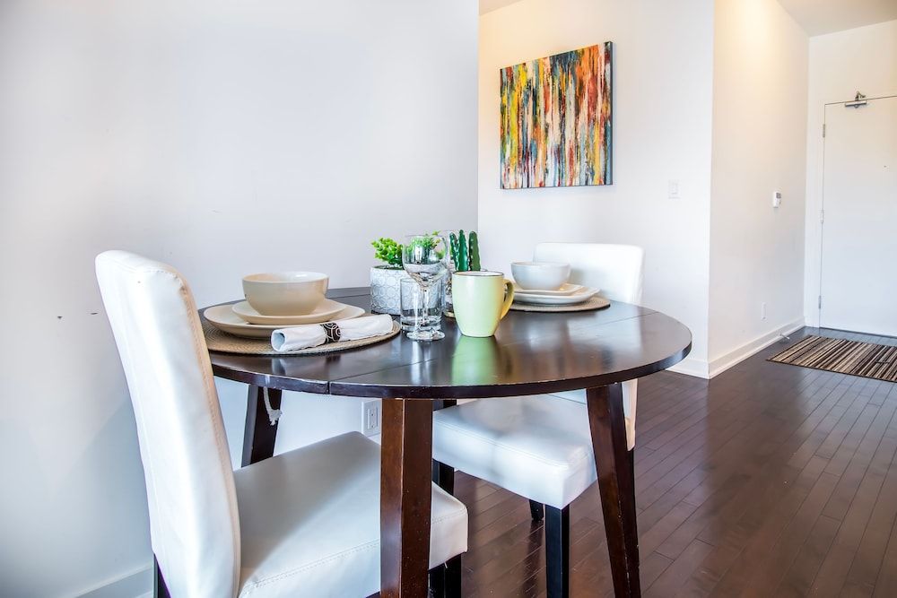 MiCasa Suites - Modern Executive Condo City Condo, 1 Bedroom, City View 12