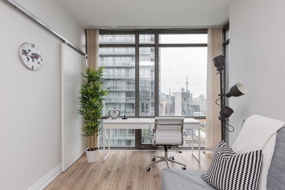 undefined Bright Sub-Penthouse on Bay St