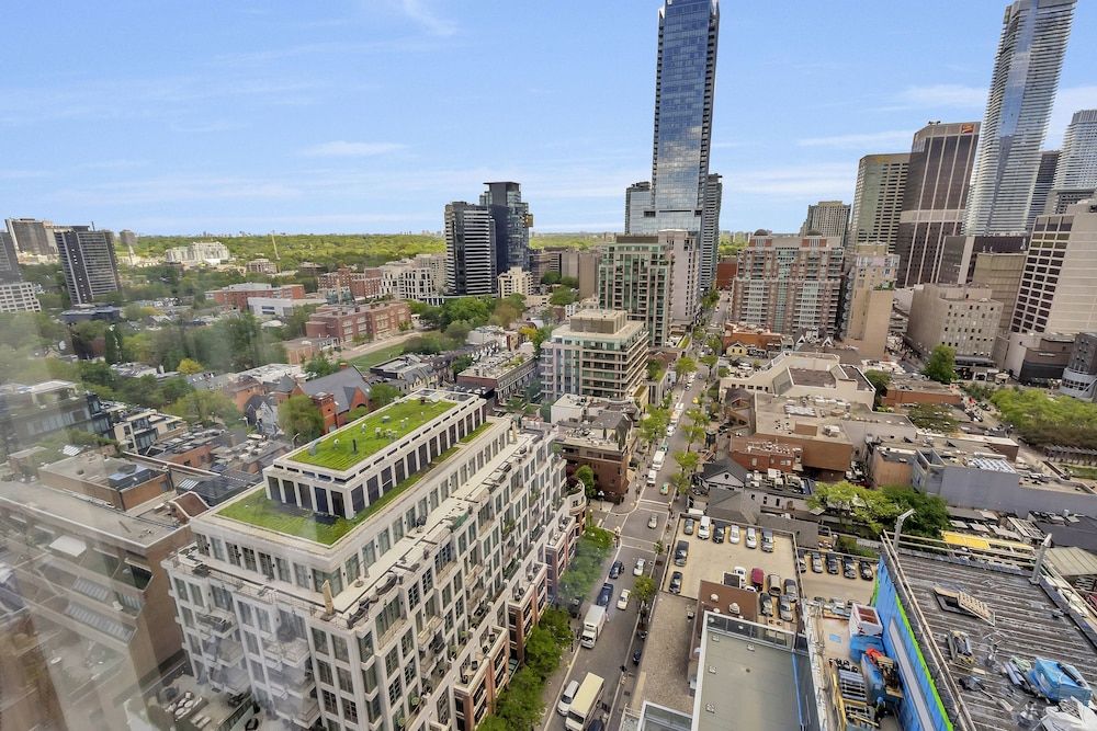 QuickStay - Elegance in Yorkville (Yonge & Bloor) Luxury Condo, 1 Queen Bed, City View 5