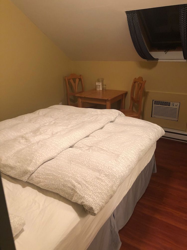 Crowsnest Vineyards Guesthouse Regular Double Room #1 3