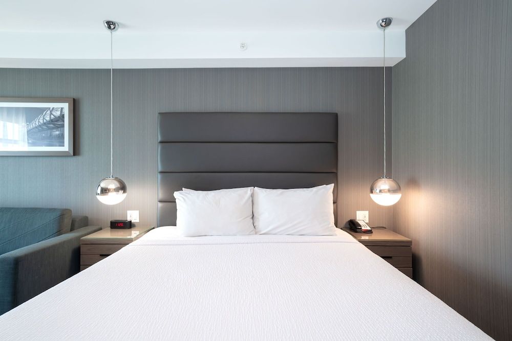 Signature Suite, 1 King Bed with Sofa bed, Kitchenette