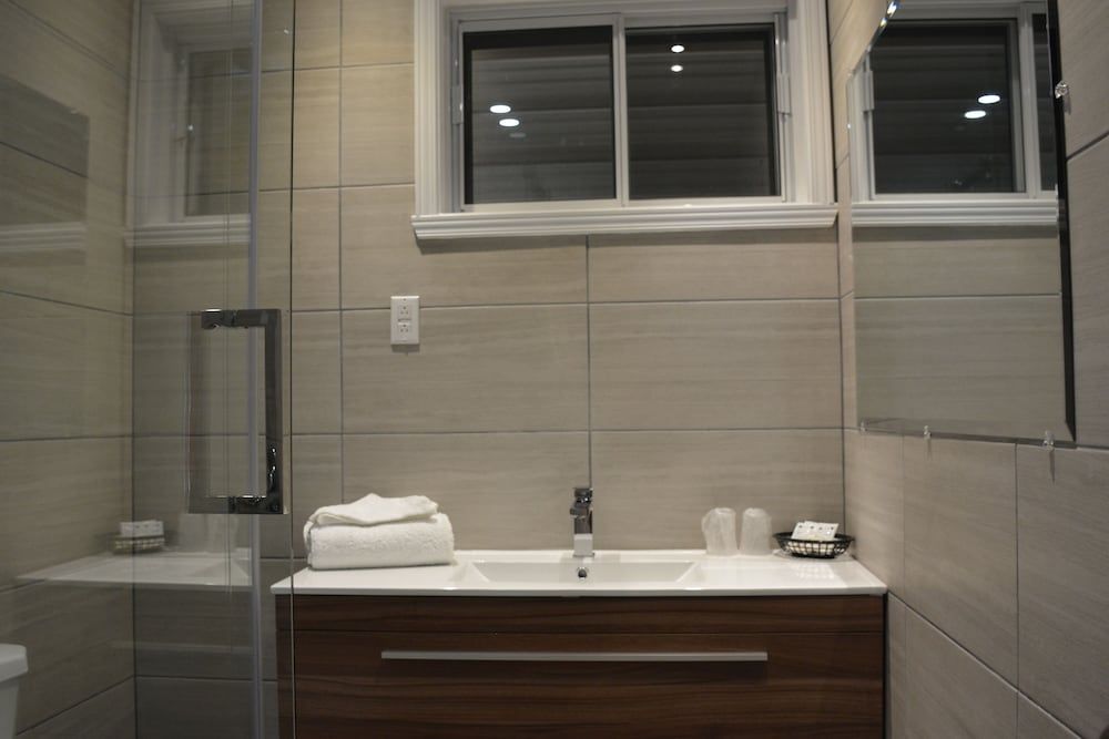 Motel Chez Nous Superior Room, 1 Queen Bed, Non Smoking 4