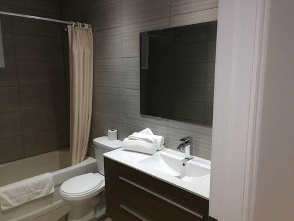 Motel Chez Nous Superior Room, 1 Queen Bed, Non Smoking 3