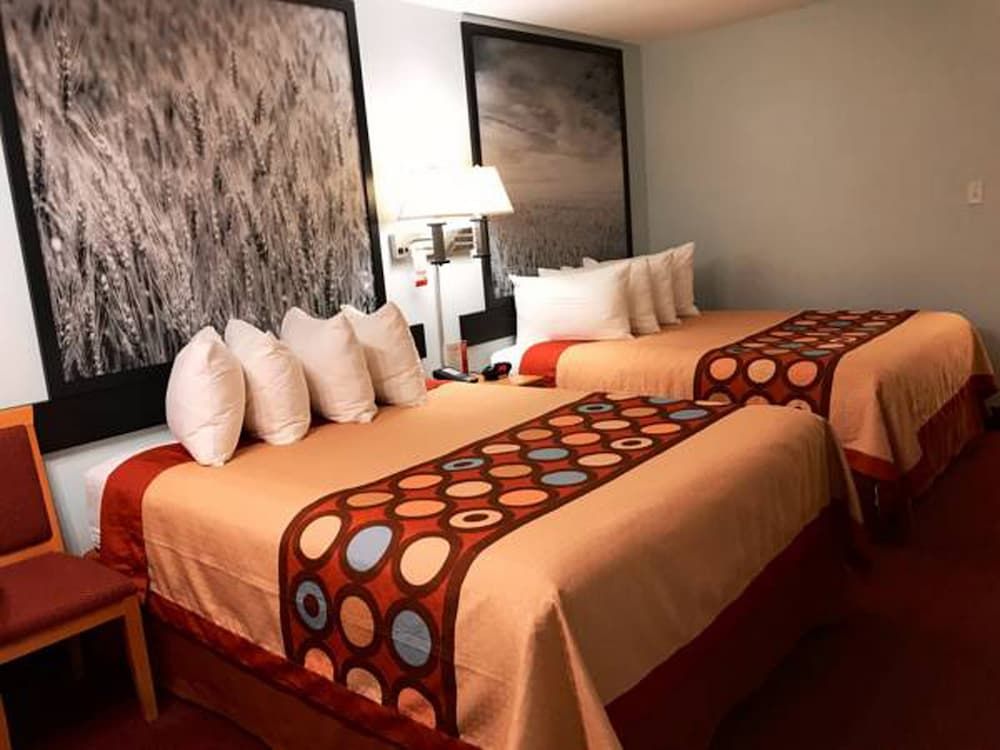 Room, 2 Queen Beds, Non Smoking (Exterior Entrance)