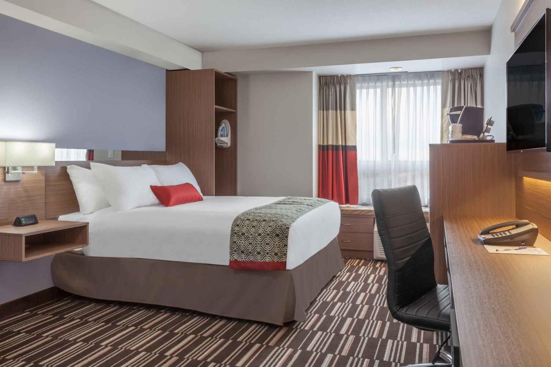 1 Queen Bed Non-Smoking