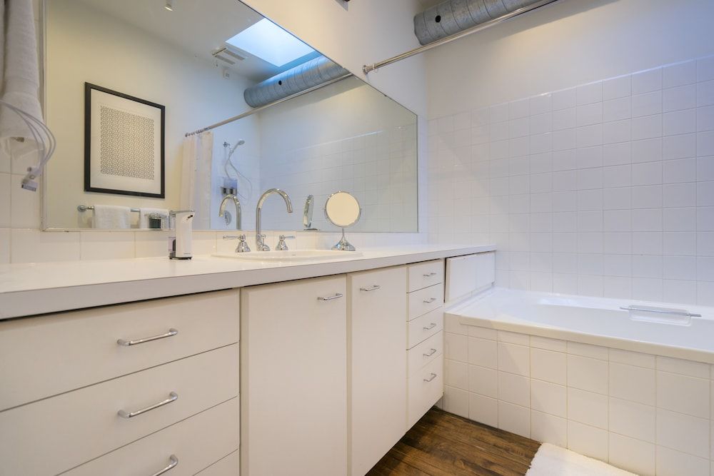 Applewood Suites - The Ossington Loft City Loft, 3 Bedrooms, Patio, City View 22