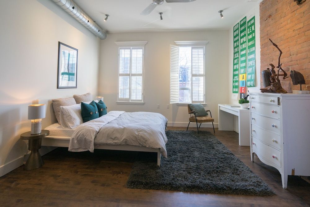 Applewood Suites - The Ossington Loft City Loft, 3 Bedrooms, Patio, City View 10