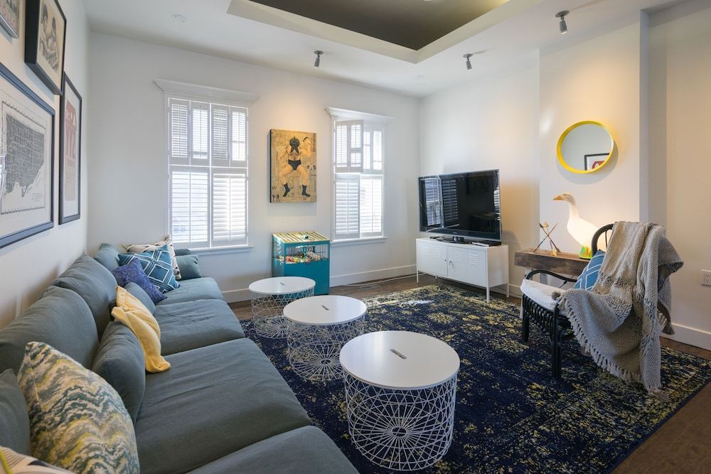 Applewood Suites - The Ossington Loft City Loft, 3 Bedrooms, Patio, City View 30