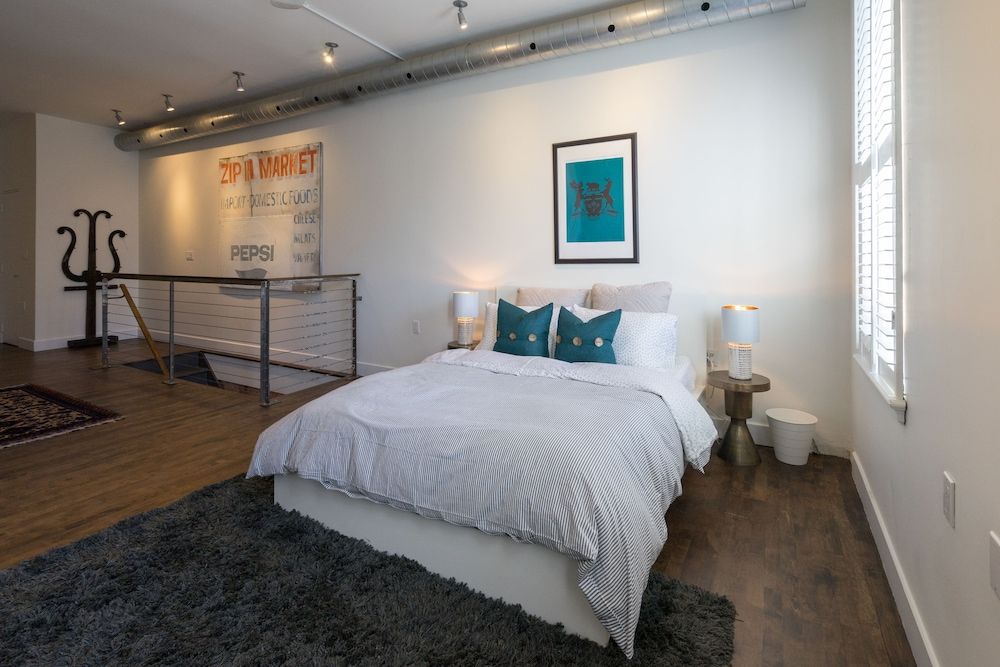 Applewood Suites - The Ossington Loft City Loft, 3 Bedrooms, Patio, City View 19