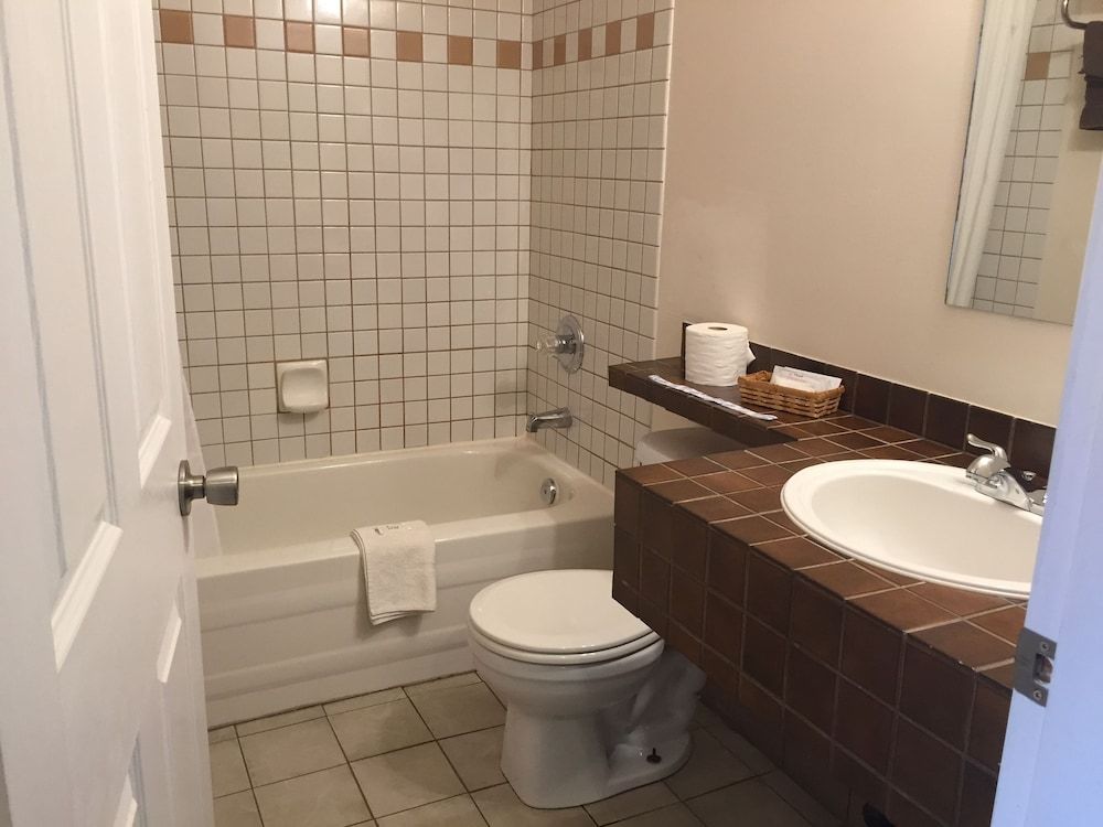 Hotel DeOro Quadruple Room, Private Bathroom 6