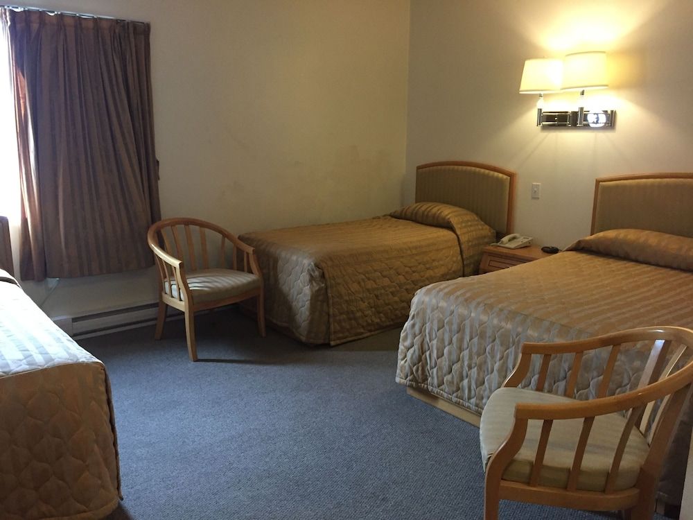 Hotel DeOro Quadruple Room, Private Bathroom 3