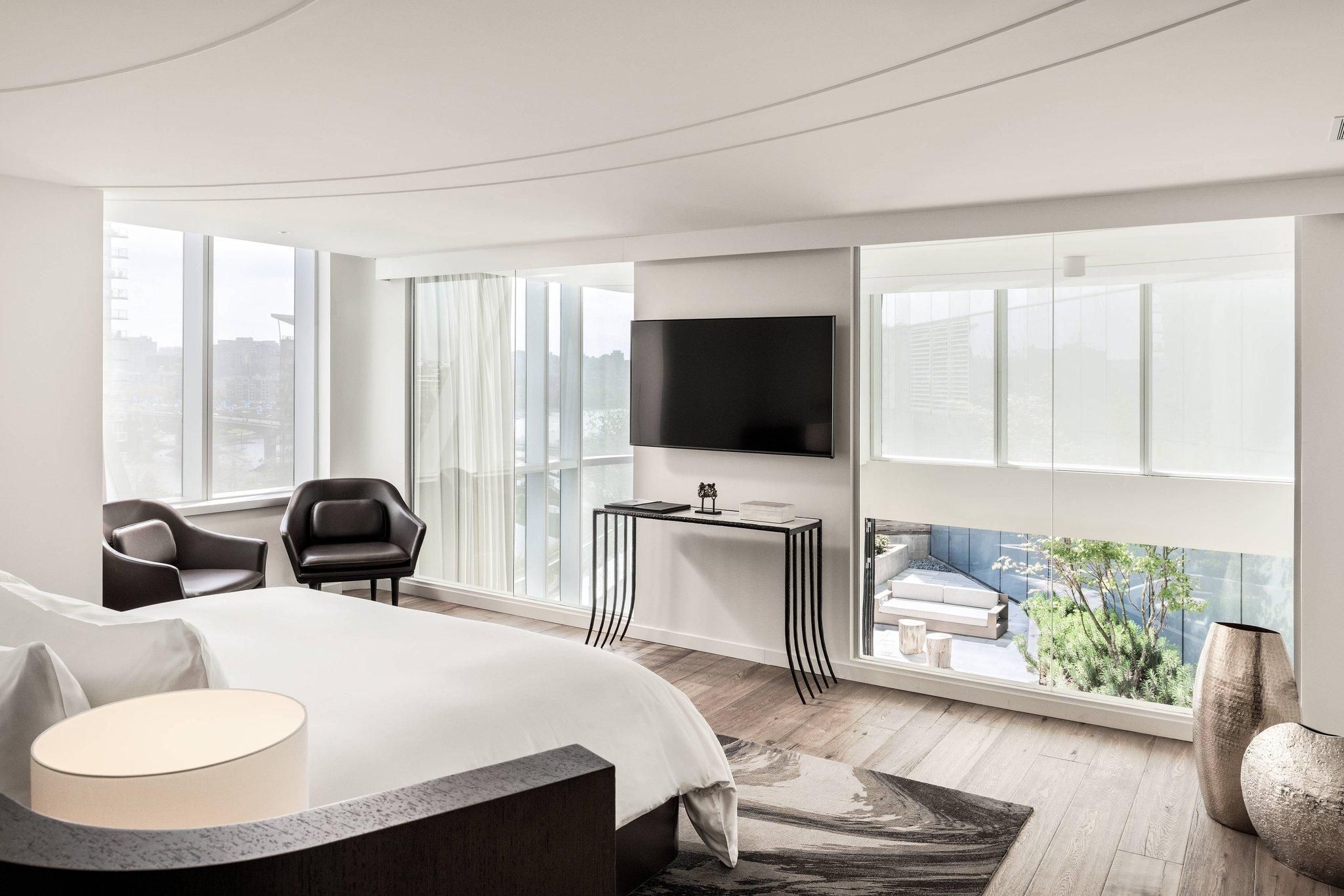 Parq Villa, 1 Bedroom Bi-level Loft, 1 King, Water view