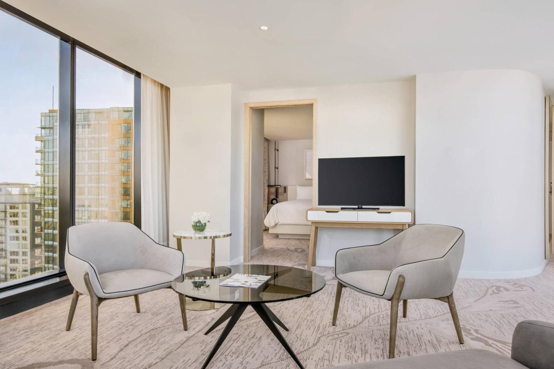 Executive Lounge Access, One-Bedroom King Suite