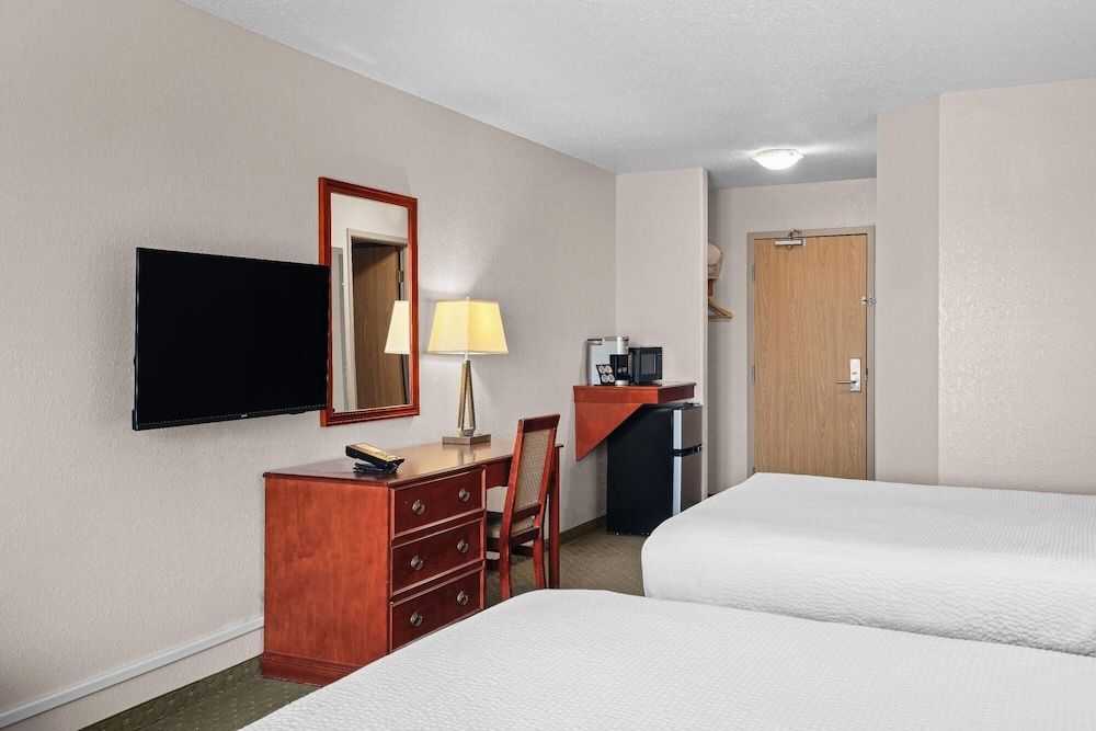 Room, 2 Queen Beds, Non Smoking