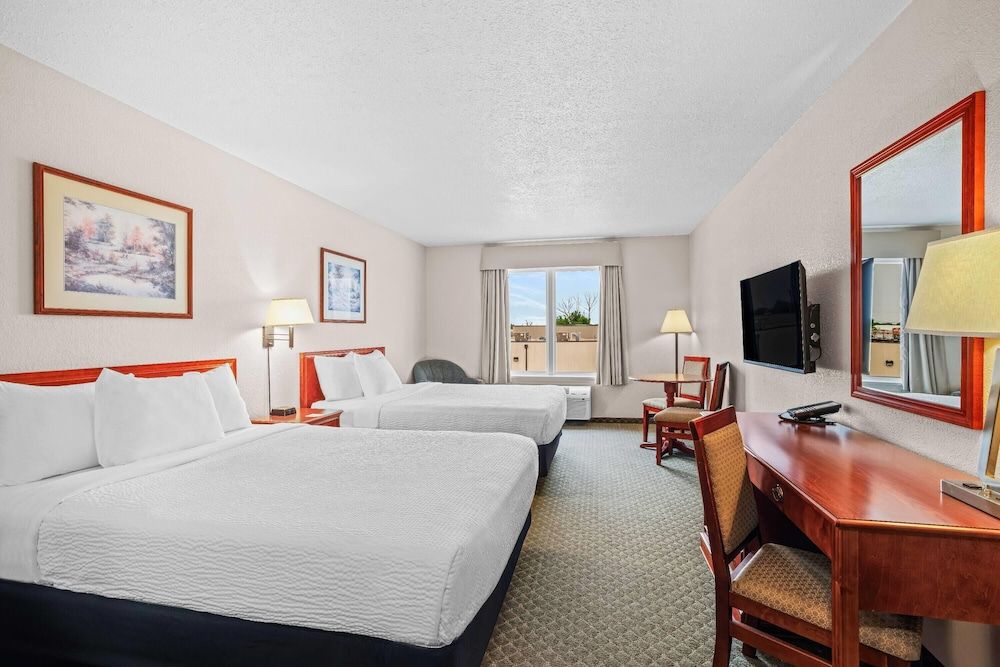 Room, 2 Queen Beds, Non Smoking