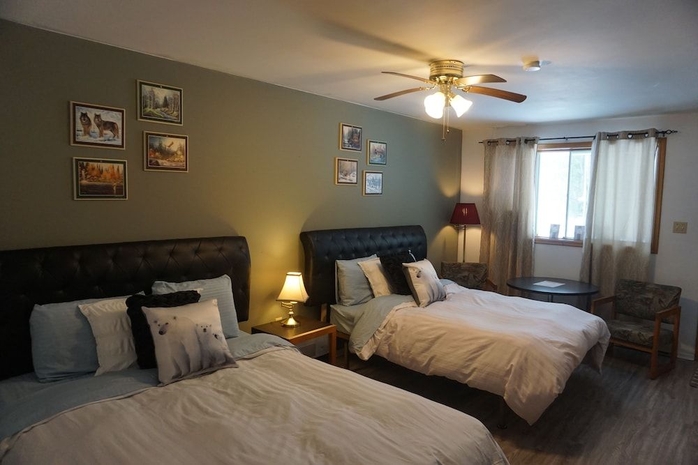 Shenstone Motor Inn & Restaurant Family Room 5