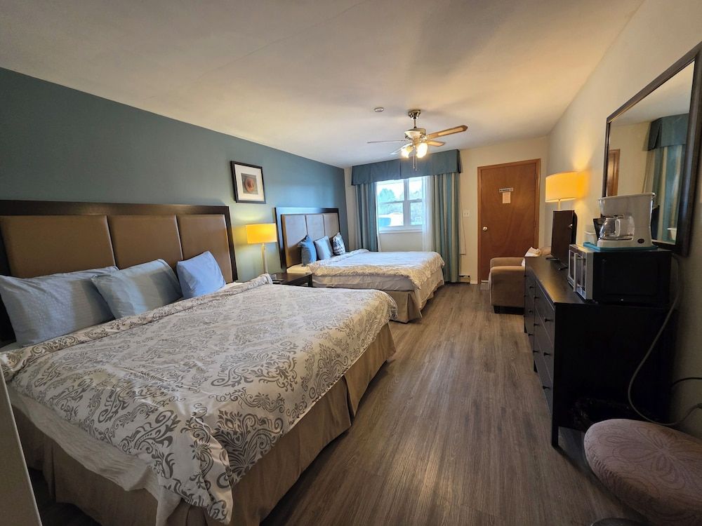 Shenstone Motor Inn & Restaurant Deluxe Double Room, Garden View