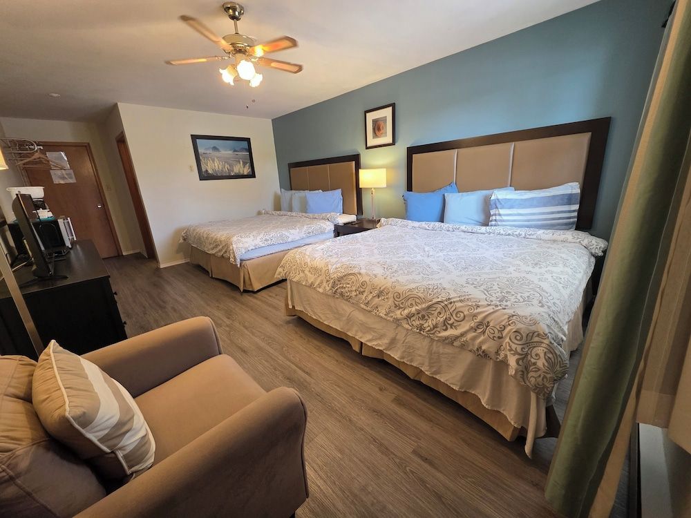 Shenstone Motor Inn & Restaurant Family Room