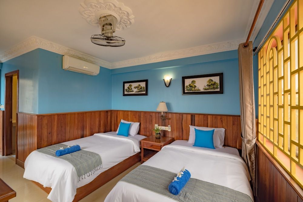 Deluxe Family Room