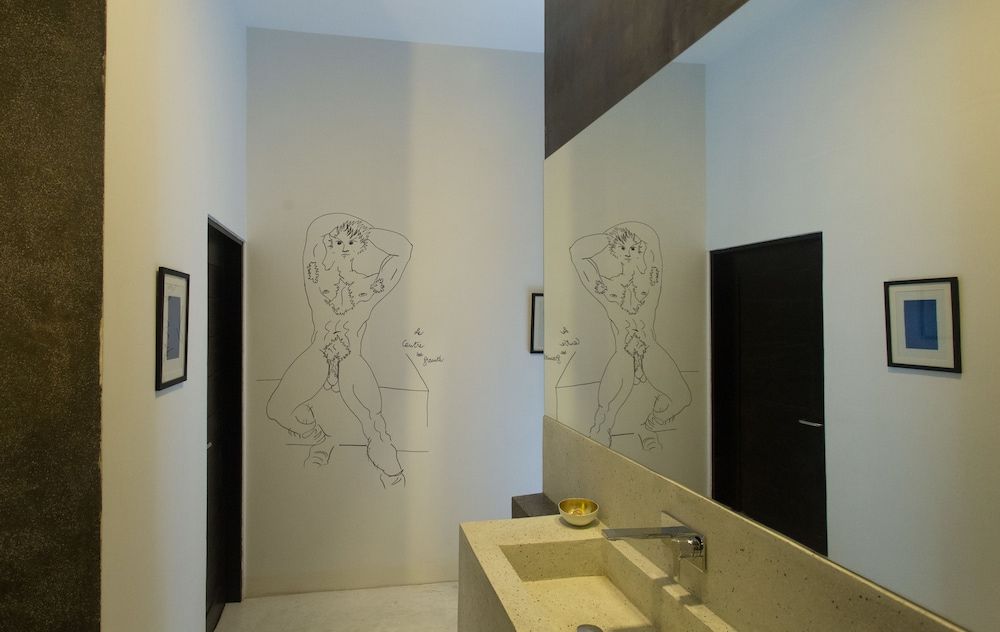 Arthur&Paul - Caters to Men Standard Room, 1 Queen Bed 7