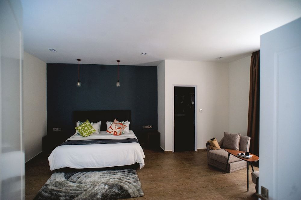 White Boutique Hotel & Residences Family Suite