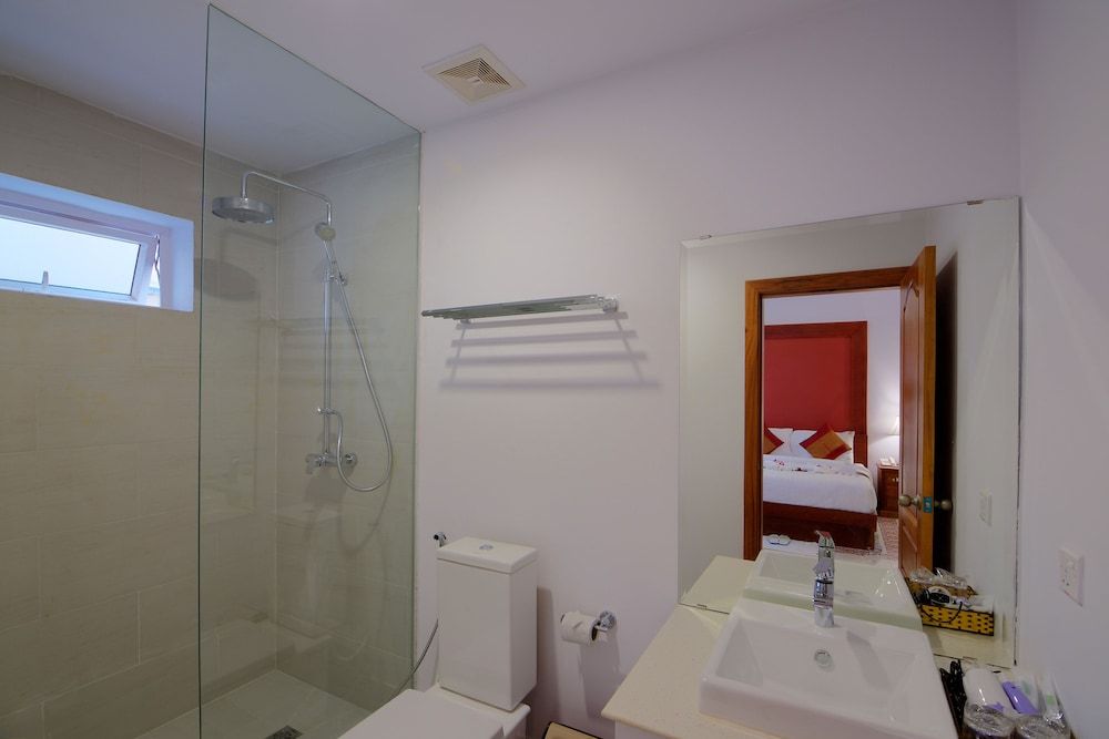 Shadow Angkor Residence Deluxe Club Room 11