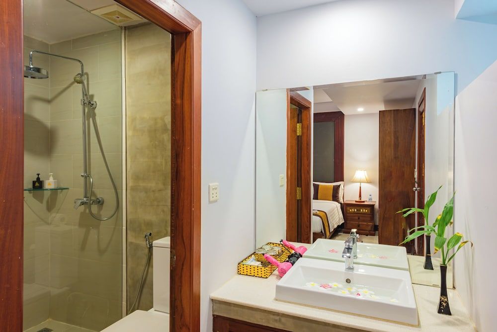 Shadow Angkor Residence Family Room 10