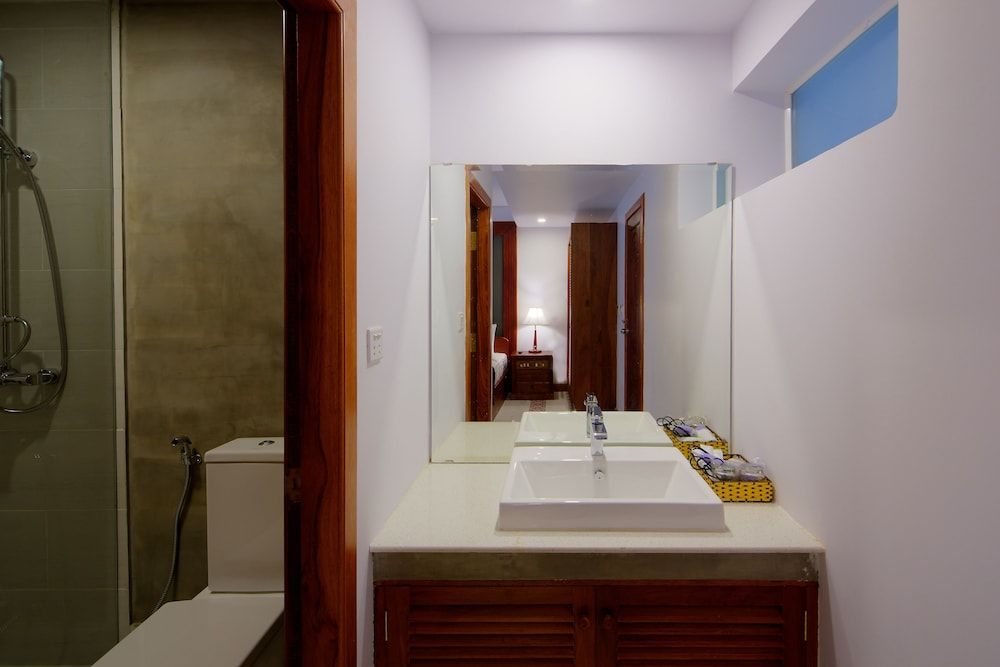 Shadow Angkor Residence Family Room 11