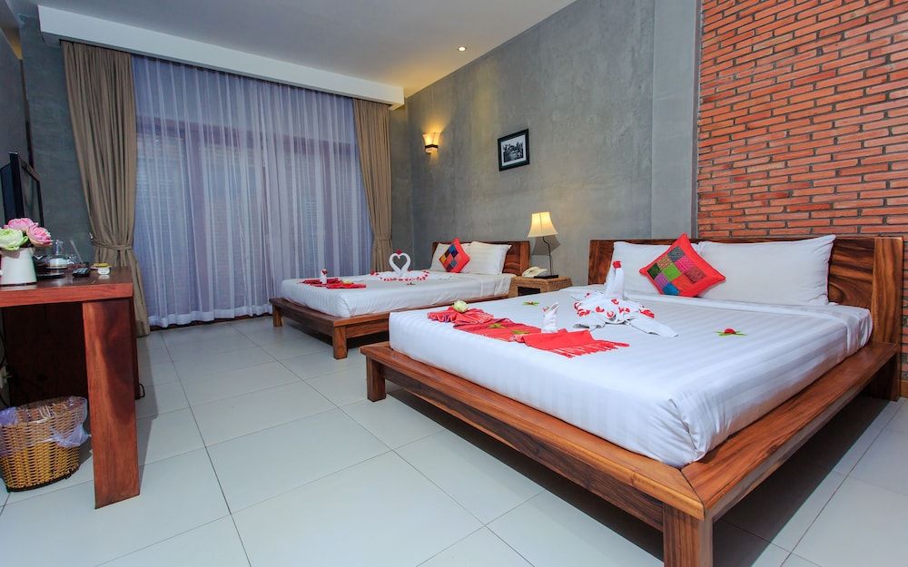 undefined Saravoan Royal Palace 4