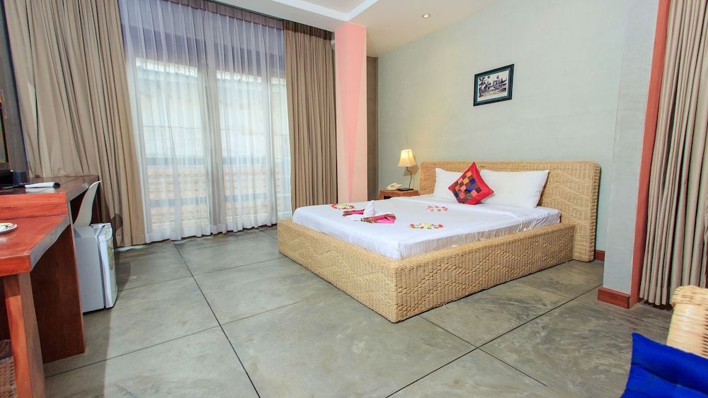 undefined Saravoan Royal Palace 3