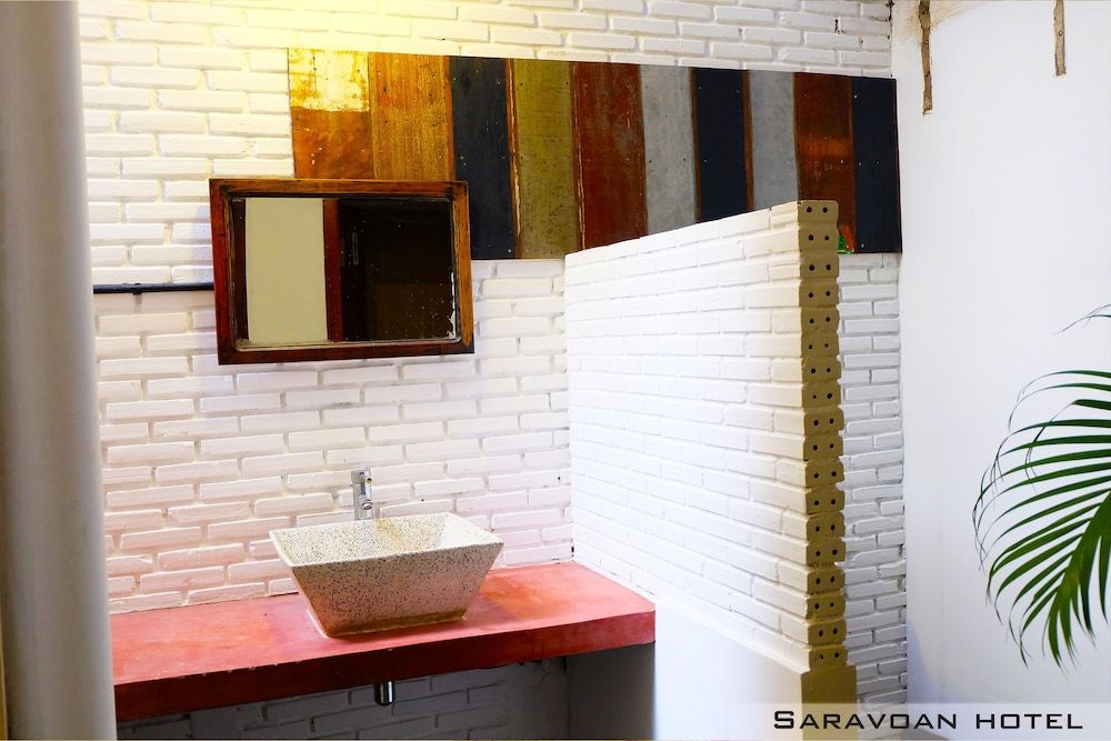 Saravoan Royal Palace Family Room 24