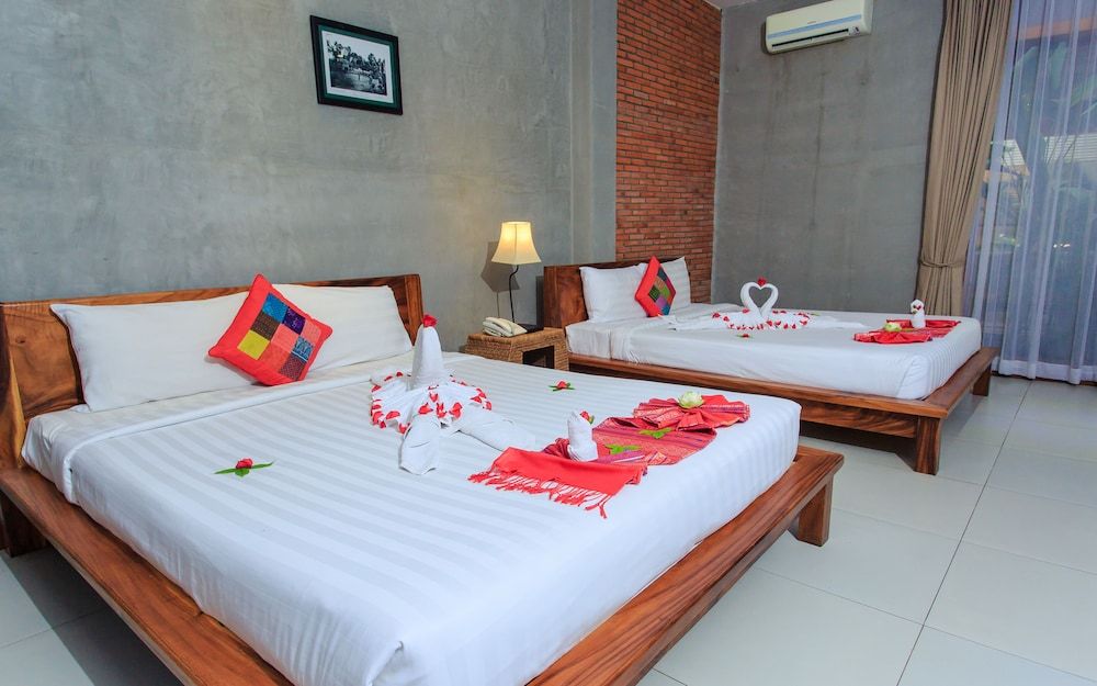 Saravoan Royal Palace Family Room 12