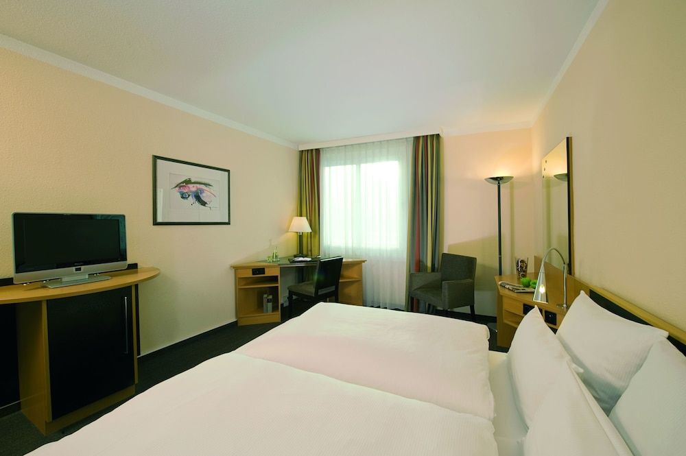 NH München Airport Superior Room