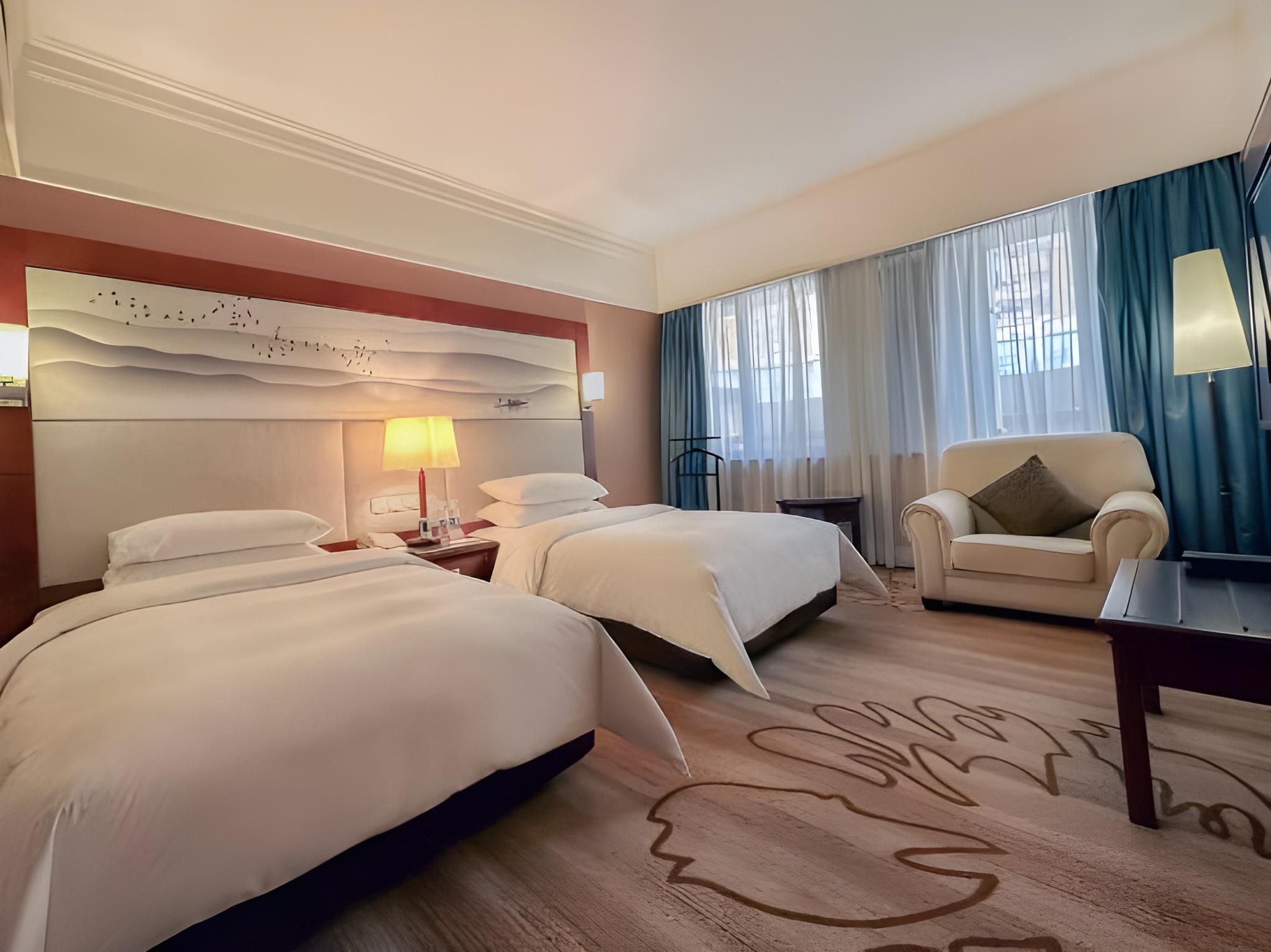 Deluxe Suite with Twin Bed