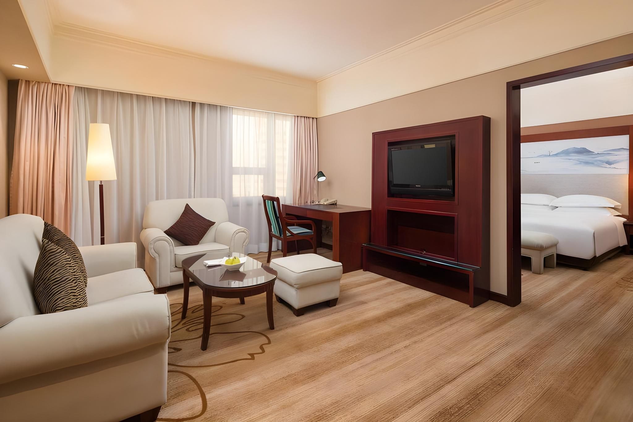 Deluxe Suite with Twin Bed