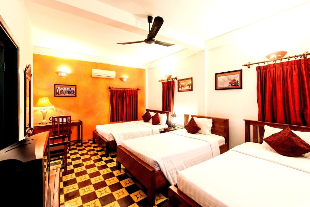 undefined Villa Wat Damnak 4