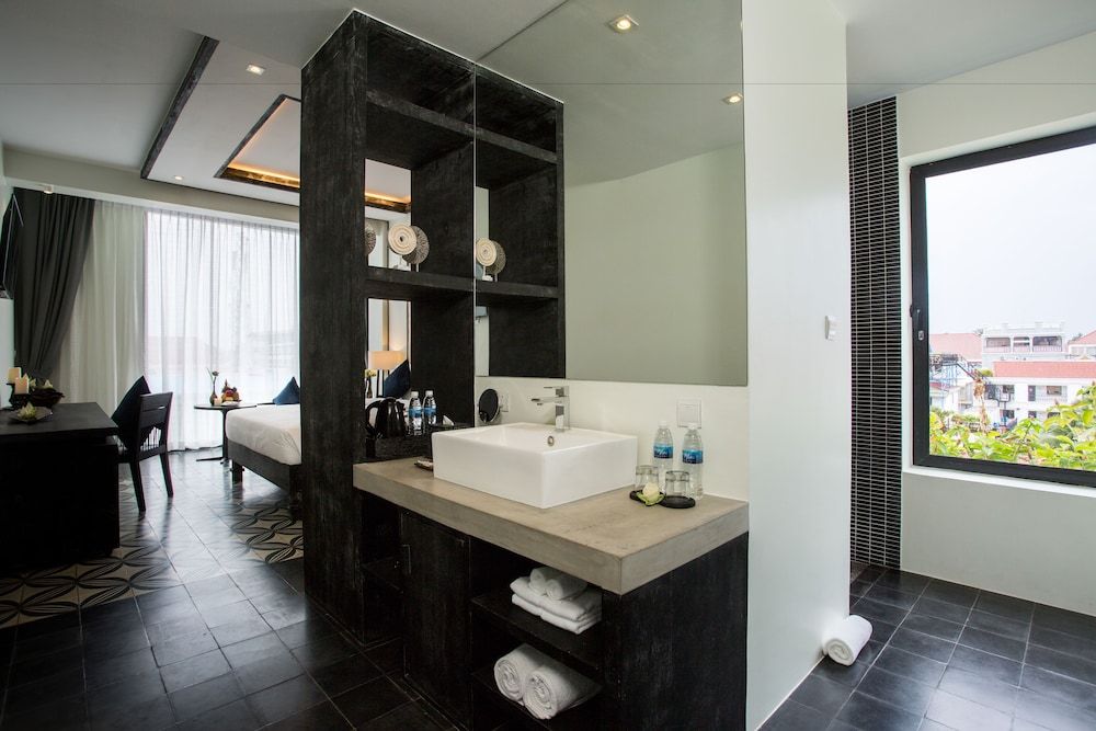 Monthara Angkor Residence Deluxe Double Room 13