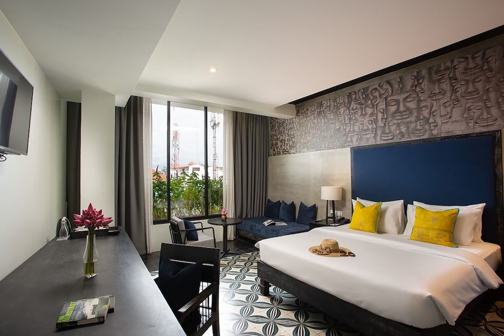 Monthara Angkor Residence Deluxe Double Room 8