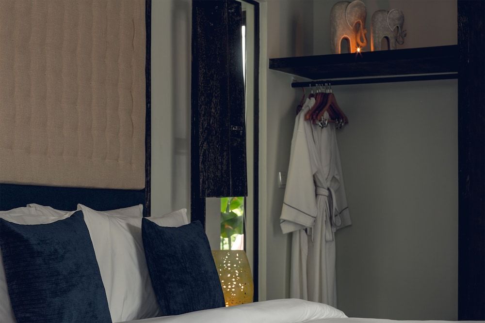 Monthara Angkor Residence Deluxe Double Room 17