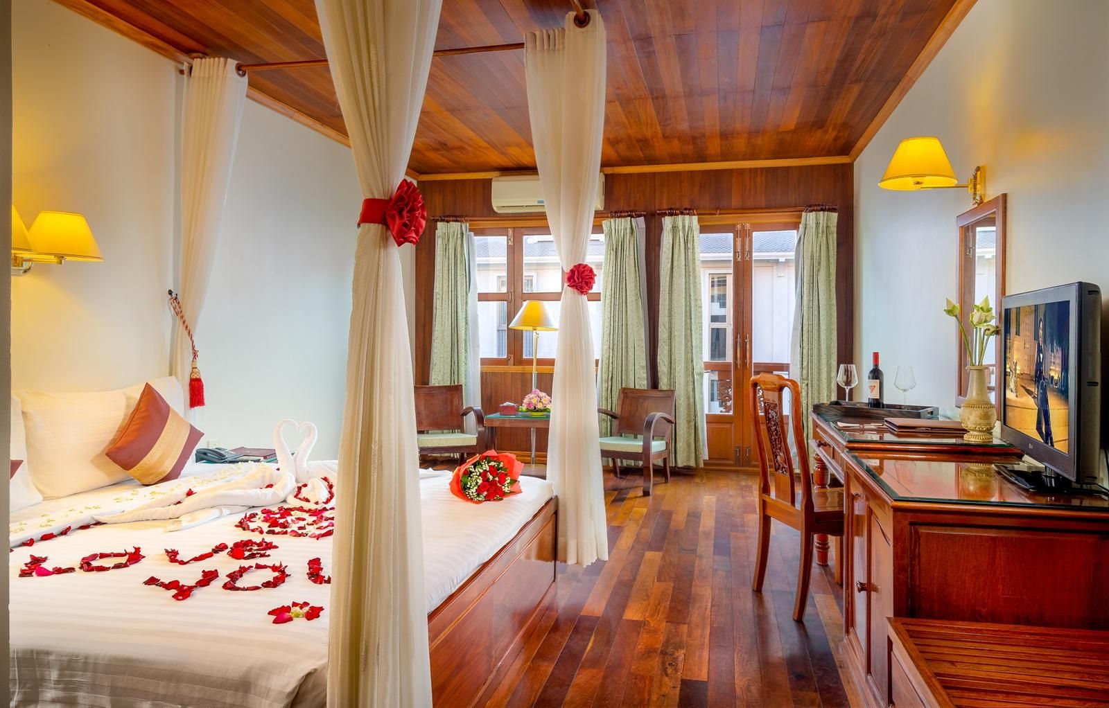 Deluxe Double Balcony - City View 