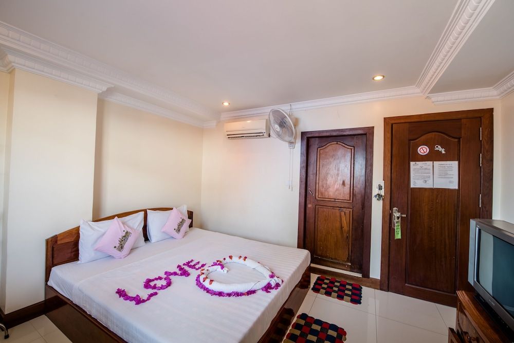 Seng Hout Hotel Standard Double Room, 1 Double Bed 3