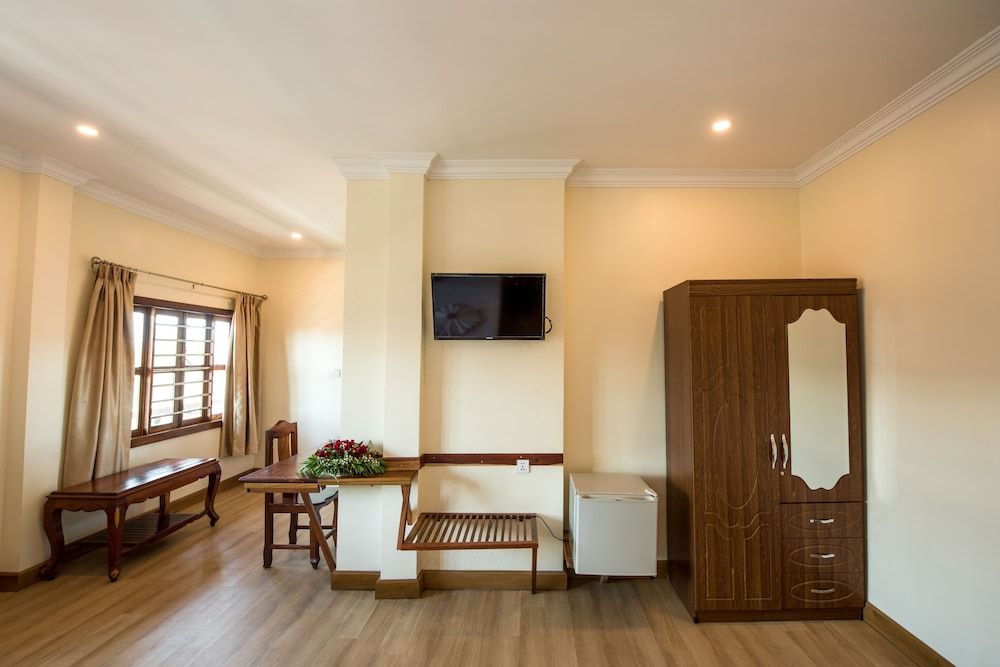 Seng Hout Hotel Standard Family Room 8